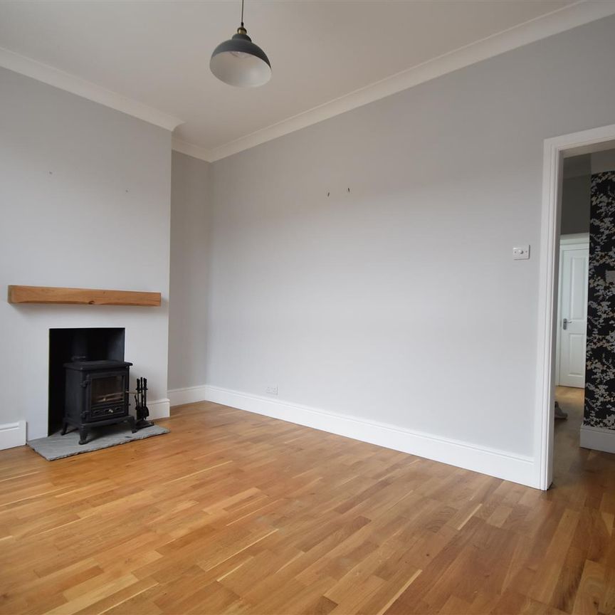 2 Bed House - Terraced - Photo 1