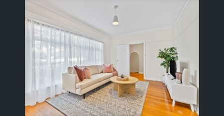 Spacious Family Home in a Quiet, Leafy Location – Prime Box Hill North Convenience - Photo 2