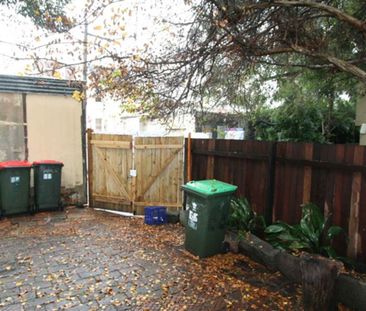 STUDIO APARTMENT IN SOUGHT AFTER LOCATION - Photo 4