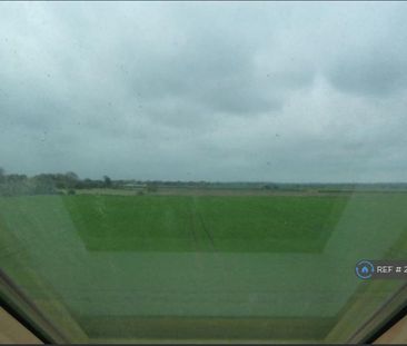 3 bedroom semi-detached house to rent - Photo 6