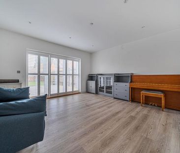 4 bedroom terraced house to rent - Photo 1