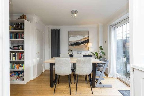 Fern Way, Horsham, RH12 - Photo 1