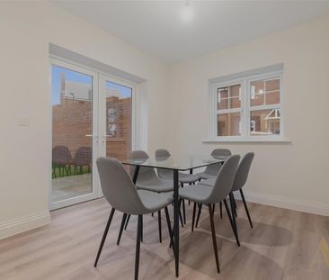 Oakdale Road, Maidenhead - Photo 1