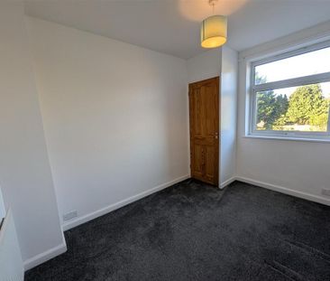 2 bedroom end of terrace house to rent - Photo 3