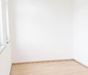 1,5 Zimmer mit Balkon, EBK mitten in der Stadt - Foto 1