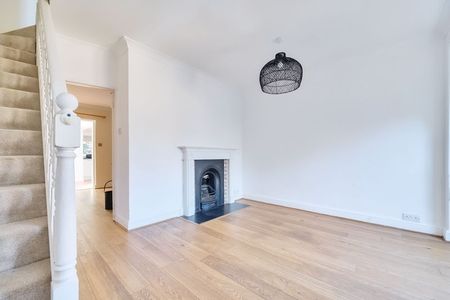Meadow Vale, Haslemere - 2 bedrooms Property for lettings - Seymours - Photo 3