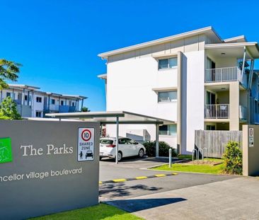 Ground Floor Unit with Courtyard & Pool in complex - Photo 4