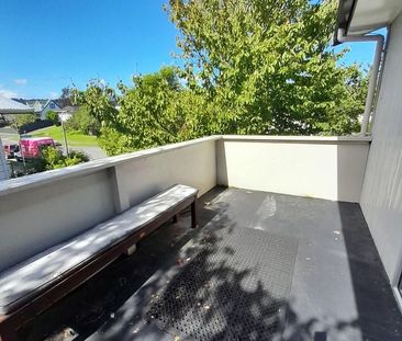 Spacious 4BR Family Home in Upper Hutt - Photo 6