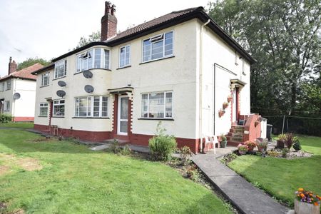 44, Sandringham Crescent, Moortown, Leeds, LS17 8DF - Photo 2