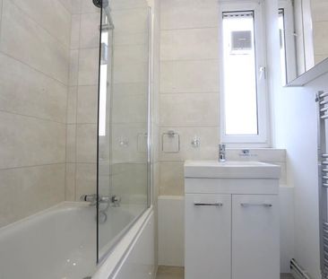 Room in a Shared Flat, Bradley House, E3 - Photo 3