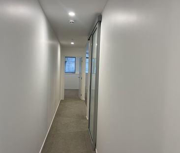 BRAND NEW CENTRAL TWO BEDROOM APARTMENT - Photo 3