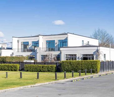 Sleek and Contemporary Home - Photo 1