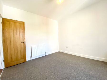 1 Bedroom - Photo 3