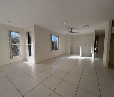 Fabulous Spacious Duplex - Photo 1