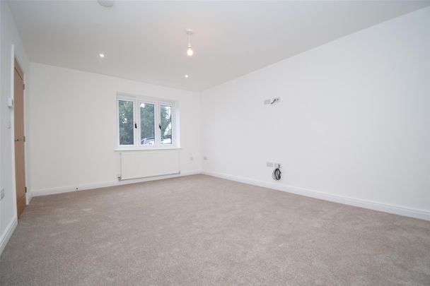 Headland Lane, Earlsheaton, Dewsbury - Photo 1