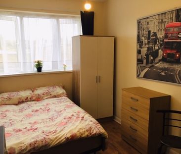Studio Flat, Hornsey Park Road, N8 - Photo 2