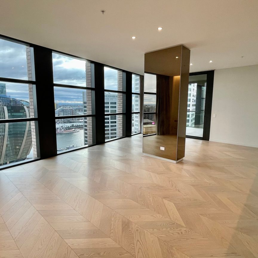 Level 25 Luxury three bedroom penthouse with beautiful harbour view for rent - Photo 1