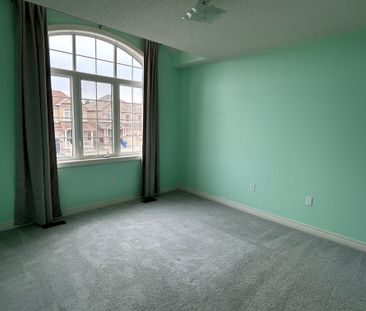 For Lease - 1202 Atkins Drive, Newmarket, Ontario - Photo 3