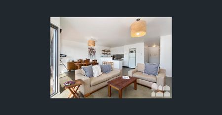 Fresh, Modern & Immaculately Presented With Superb City Views - Photo 2