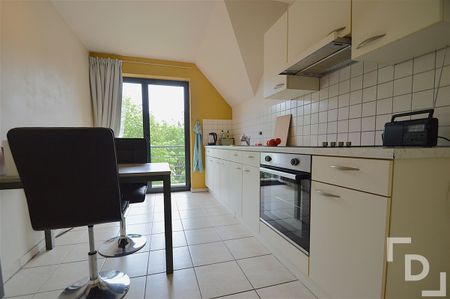 Dakappartement met terras te huur op centrale locatie in Ieper - Photo 4