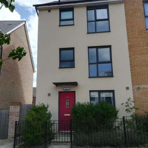 Fen Street, Milton Keynes, Buckinghamshire, MK10 - Photo 2