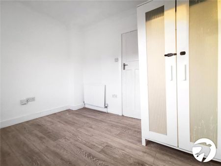 2 bedroom semi-detached house to rent - Photo 2