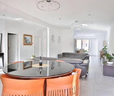 5 bedroom detached house to rent - Photo 1