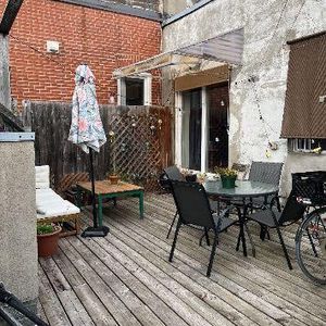 Un beau unique style de 5 1/2 presqu'a 1000pc, plein cœur sur de la promenade Masson avec une grande terrasse privée à l'arrière incluant un cabanon. - Photo 2