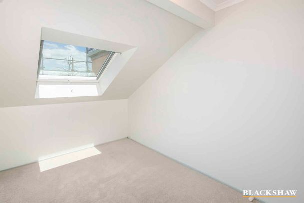 Spacious 2 Bedroom Unit - Photo 1