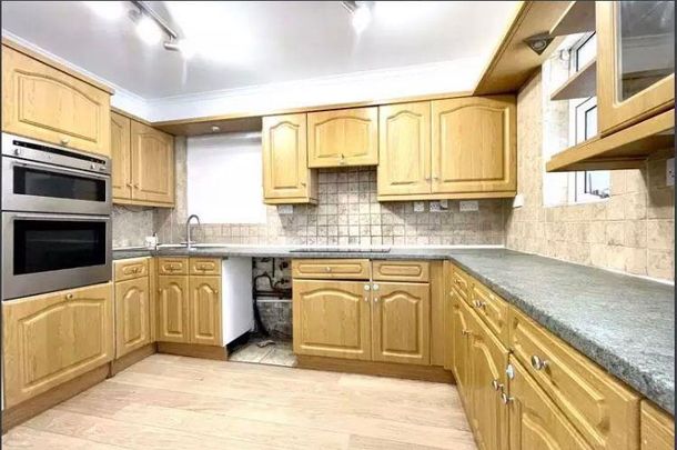 5 bedroom semi-detached house to rent - Photo 1