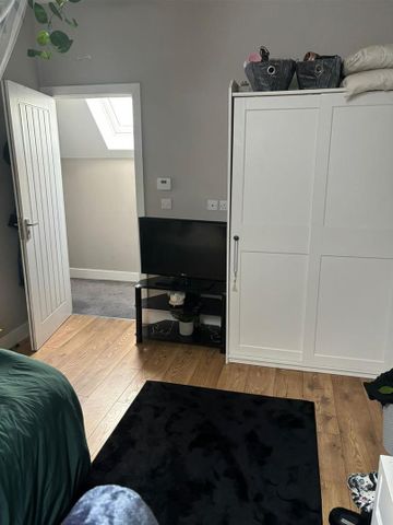 166 Gloucester Road, Patchway - Photo 4