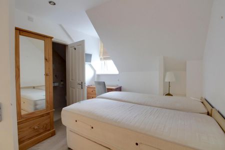 3 bedroom flat to rent - Photo 4