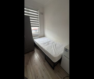 Room in a Shared House, Buller Road, N17 - Photo 4