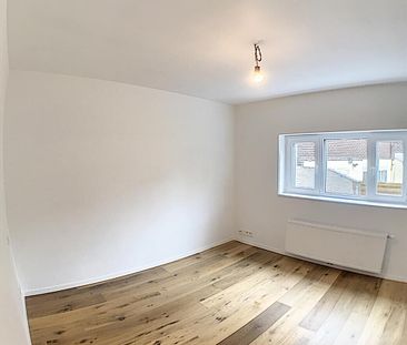 Gerenoveerd appartement met 2 slaapkamers in volledig vernieuwd gebouw op toplocatie Gent-Sint-Pieters! - Foto 3