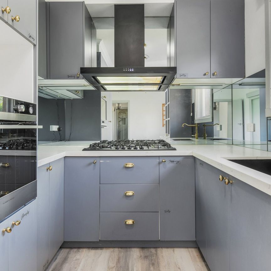 Stylish Renovated Living in a Prime Hawthorn East Location - Photo 1