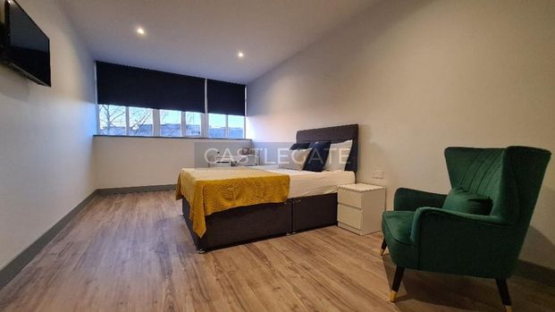 1 bedroom in a flat share to rent - Photo 1