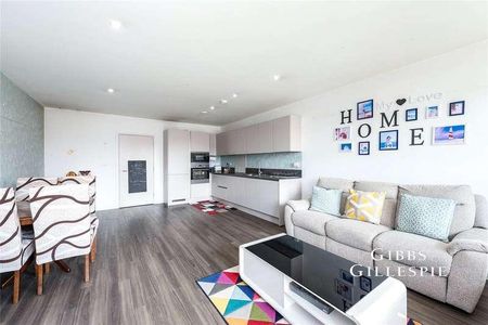 Pears Road, Hounslow, TW3 - Photo 4