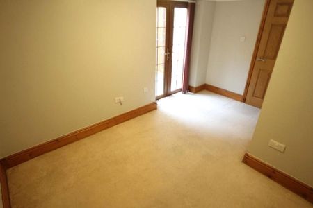 4 bedroom apartment to rent - Photo 5