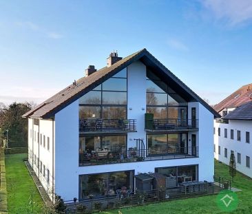 Luxe villa-appartement met dubbele garage en prachtig uitzicht in K... - Photo 2