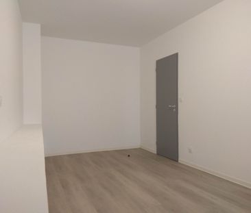 Location Appartement 3 pièces 66m² LEZIGNAN CORBIERES 11200 - Photo 6