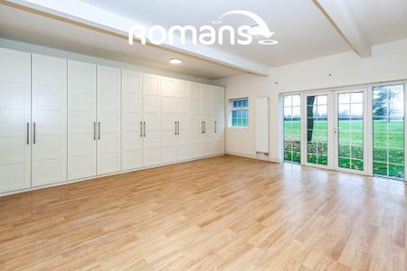 5 bedroom semi-detached house to rent - Photo 2