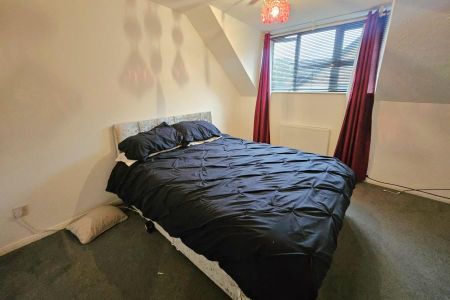 2 bedroom terraced house to rent - Photo 3