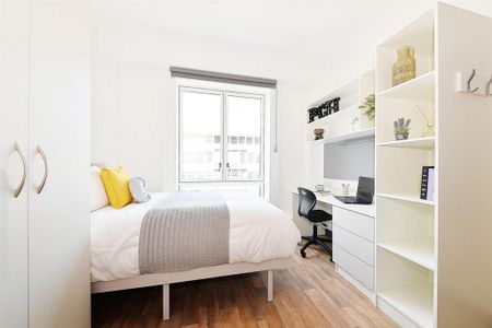 1 bedroom in a flat share to rent - Photo 5