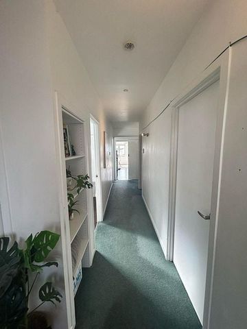 Charming 5BR Northcross Haven - Photo 4