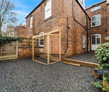1 bedroom in a house share to rent - Photo 5