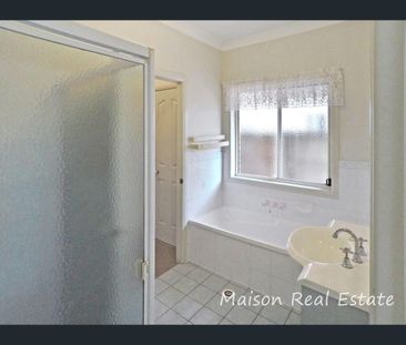 11 Nebo Close, Forest Lake, Qld 4078 - Photo 6