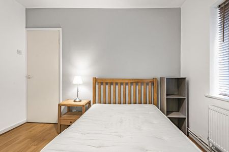 3 bedroom flat to rent - Photo 5