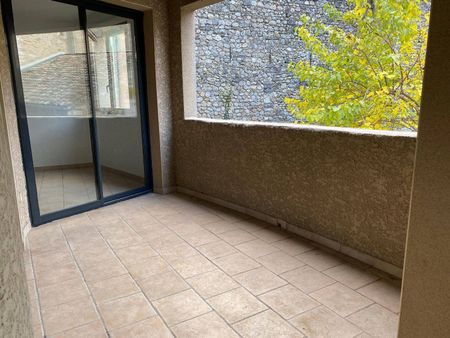 Location appartement 3 pièces 86.6 m² à Vogüé (07200) - Photo 2