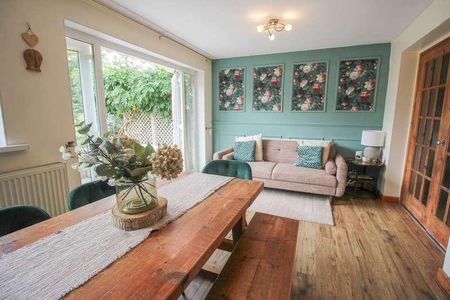 Hutton Bedroom, BS24 - Photo 3