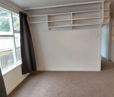 Fully renovated home, includes water and lawns - Photo 4